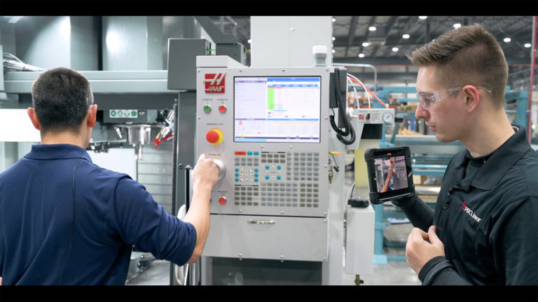 Factory machine operator training with augmented reality
